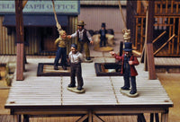 Wild West Gallows Plus 4x Miniatures 28mm Scale